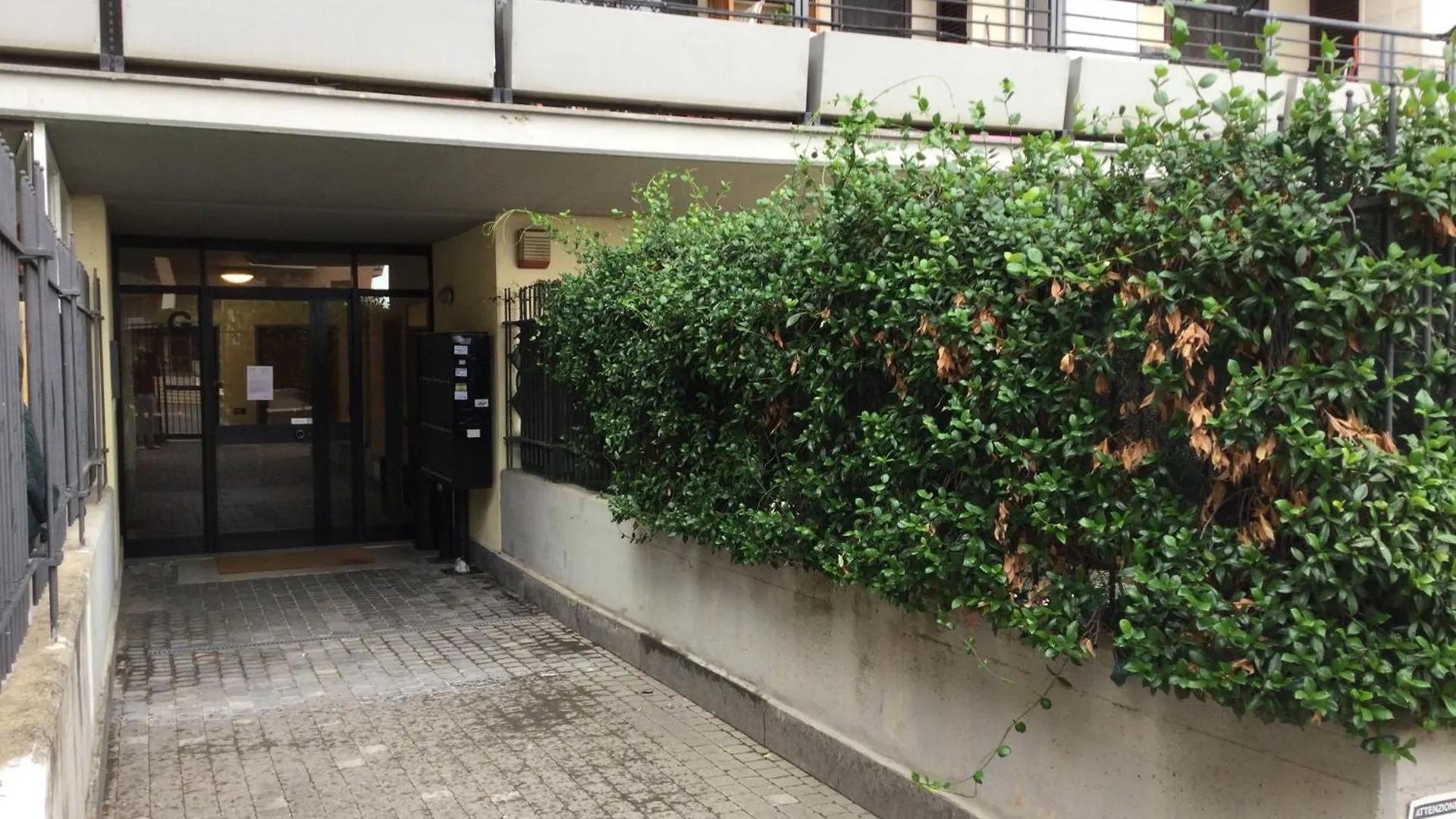Fiumicino Relax House Apartment 0*,